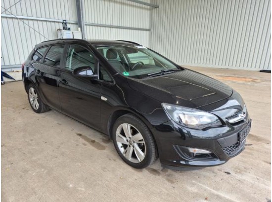 2015 Opel Astra J Sports Tourer Style