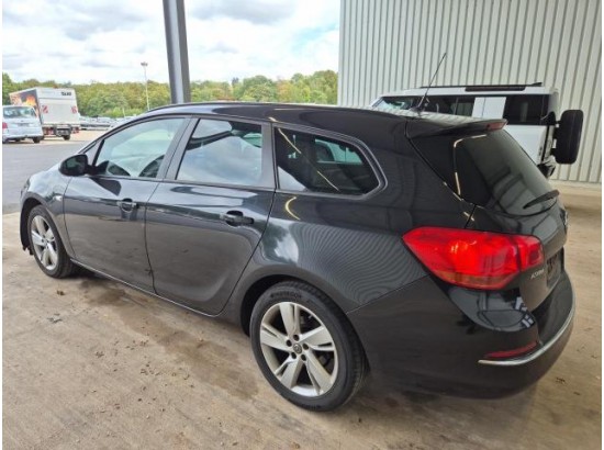 2015 Opel Astra J Sports Tourer Style
