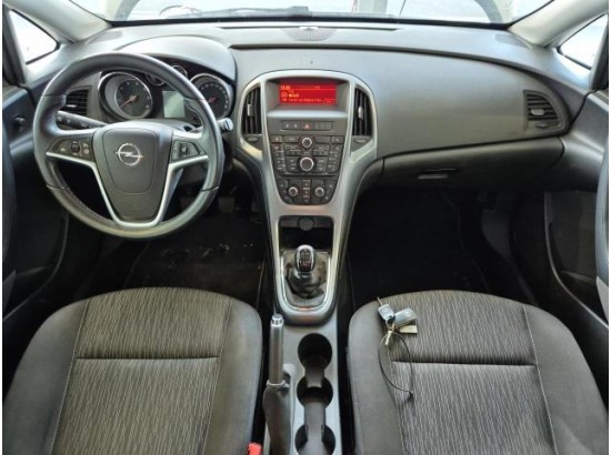 2016 Opel Astra J Sports Tourer Edition