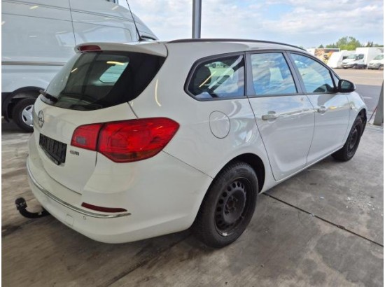 2016 Opel Astra J Sports Tourer Edition