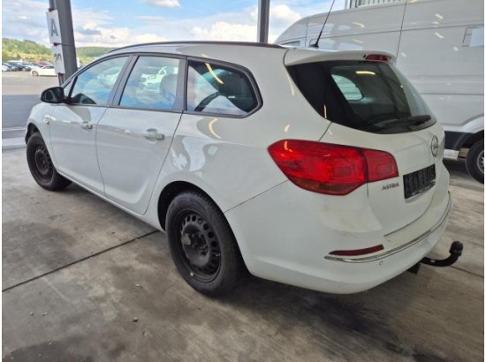 2016 Opel Astra J Sports Tourer Edition