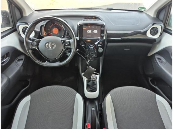 2016 Toyota AYGO x-wave