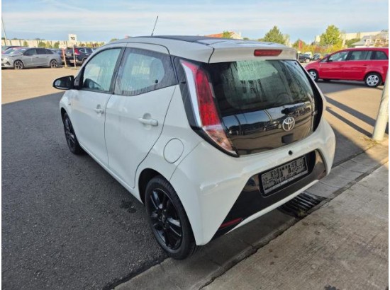 2016 Toyota AYGO x-wave