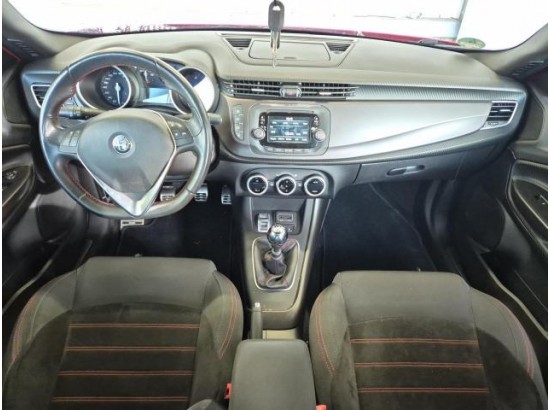 2017 Alfa Romeo Giulietta Super