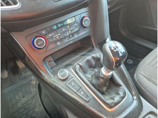 2015 Ford Focus Turnier Titanium