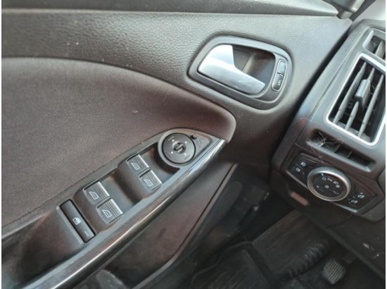 2015 Ford Focus Turnier Titanium