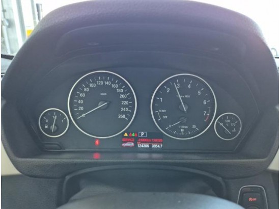2018 BMW 3er Touring 318i
