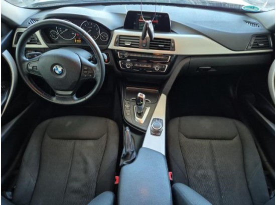2018 BMW 3er Touring 318i